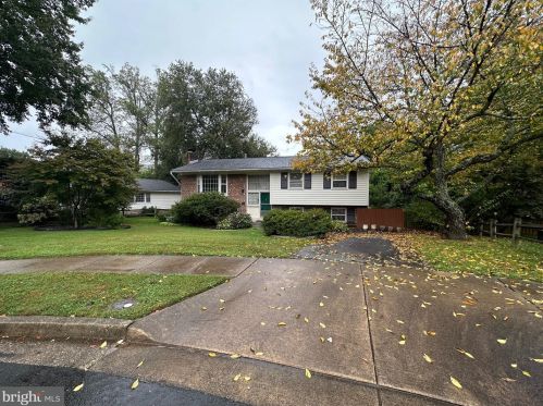 2204 Leeland Dr, Falls Church, VA 22043-1950