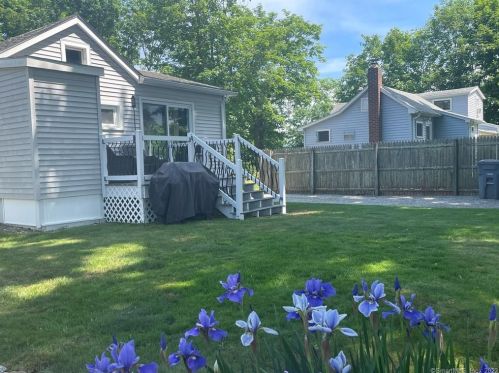 20 Beckwith St, Niantic CT  06357-3202 exterior