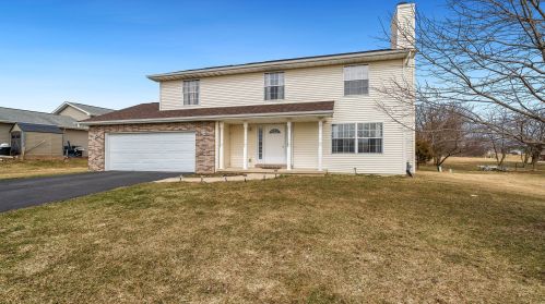 4002 Mila Ave, Rockford, IL 61101-5069