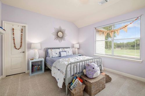 7904 Crandall Rd, Austin TX  78739-1910 exterior