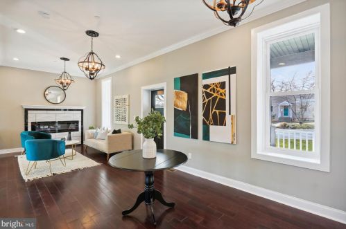 6615 Gude Ave, Silver Spring MD 20912-4827 exterior