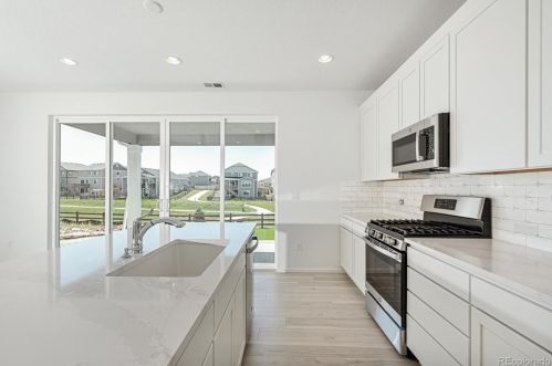 27820 10th Dr, Aurora CO 80018 exterior