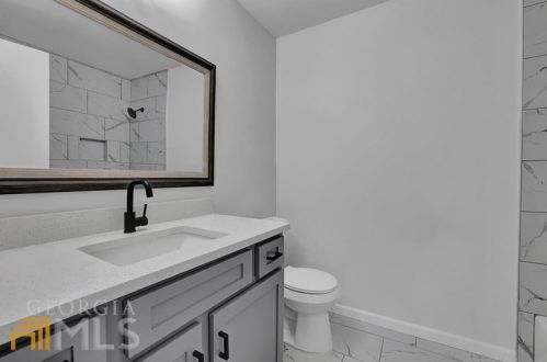 3007 Dogwood Dr, Atlanta GA  30344-3905 exterior