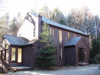 34 Troon Dr, Grantham, NH 03753-4403