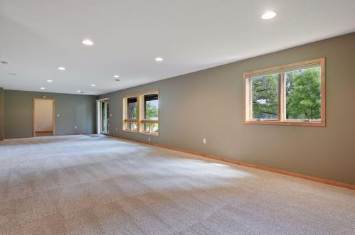 9209 Cedar Lake Rd, Minneapolis MN  55426-2358 exterior