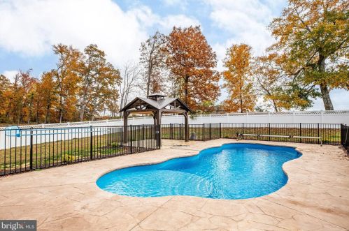 174 Poplar Rd, Fredericksburg, VA 22406-5023