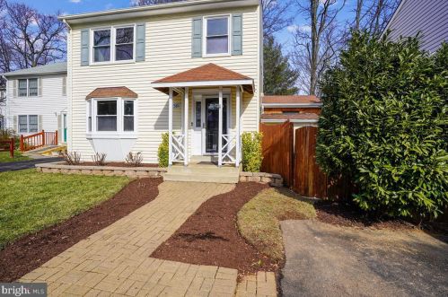 5811 Shana Pl, Springfield, VA 22015-3663