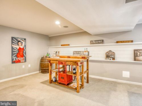 395 Lord Fairfax St, Charles Town WV 25414-2529 exterior