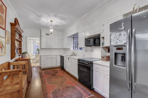 2488 Dellwood Dr, Atlanta GA  30305-4076 exterior