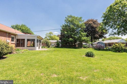 54 Sunrise Ave, Lancaster PA  17601-3942 exterior