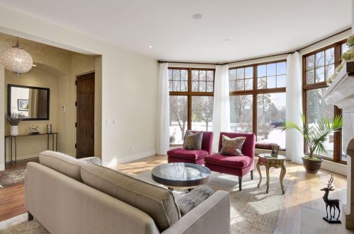 1540 Kenwood Pkwy, Minneapolis, MN 55405-2200