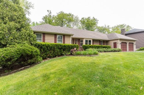 1002 Twisted Oak Ct, Barrington Hills, IL 60102