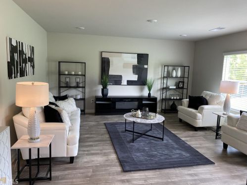 447 Toronto Cir, Hampton, GA