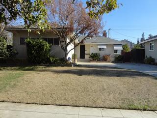 2932 Ila Ave, Fresno, CA 93705-3825
