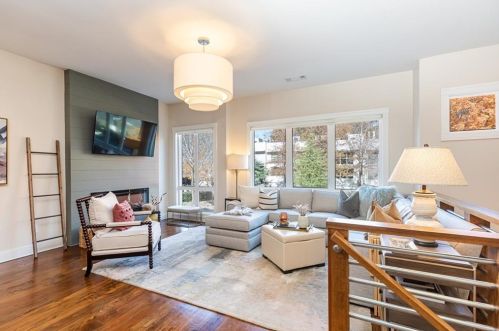 2440 Field Way, Atlanta GA  30319-4094 exterior