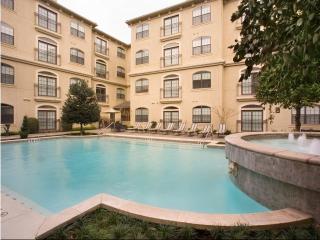 2600 Cole Ave, Dallas TX  75204-1048 exterior