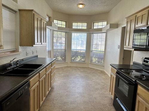 1405 Gainsborough Way, Fort Worth TX  76134-5535 exterior