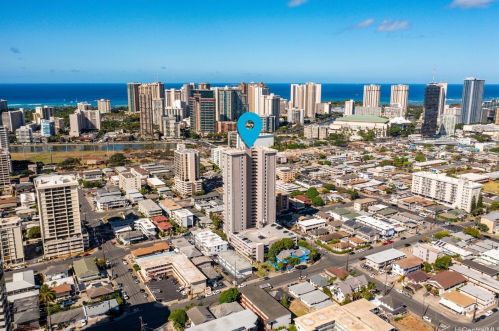 2100 Date St, Honolulu HI  96826-4033 exterior