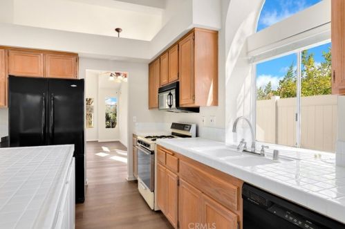 6670 Avenida Michaelinda, Riverside CA  92509-7227 exterior