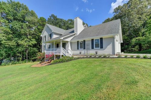 166 Ric Dr, Holly Springs, GA 30115-7794