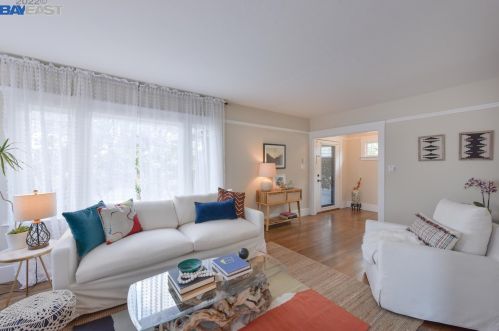 285 Stoakes Ave, San Leandro CA 94577-1735 exterior