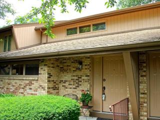2405 Parliament Sq, Toledo, OH 43617-1226
