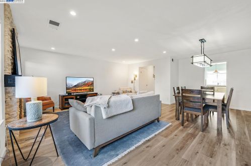 1782 Devonshire Dr, Benicia, CA 94510-1728