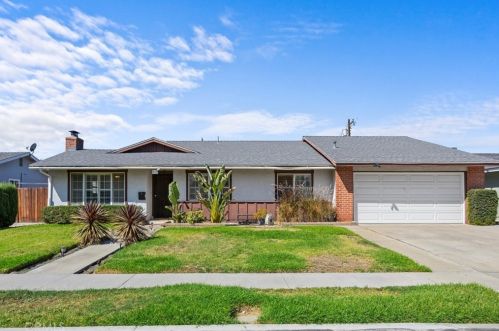519 Citadell Ln, Anaheim, CA 92806-4204