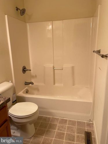 17 Spg Vw St, Carlisle PA 17013-4460 exterior