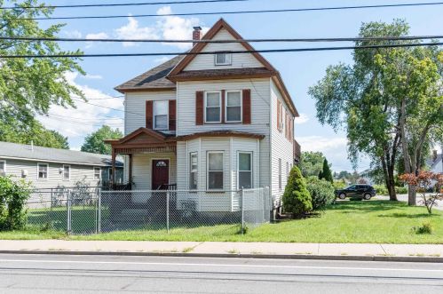 240 Lake St, Nashua, NH 03060-4470
