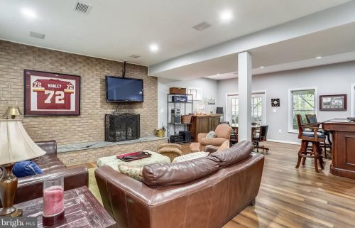 9527 Clement Rd, Silver Spring MD 20910-1643 exterior