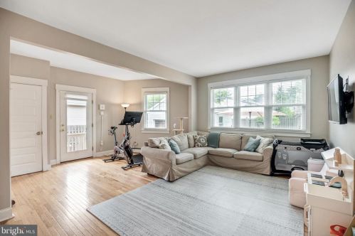 410 Lakeview Ave, Tavistock NJ 08033-1609 exterior