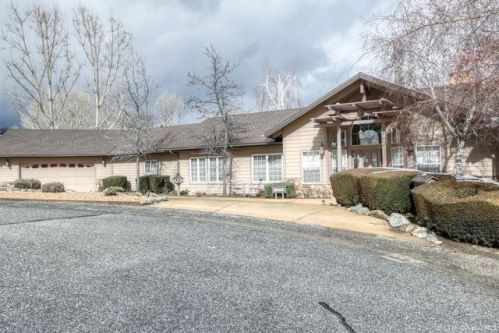 30081 Brassie Ct, Tehachapi, CA 93561-7109