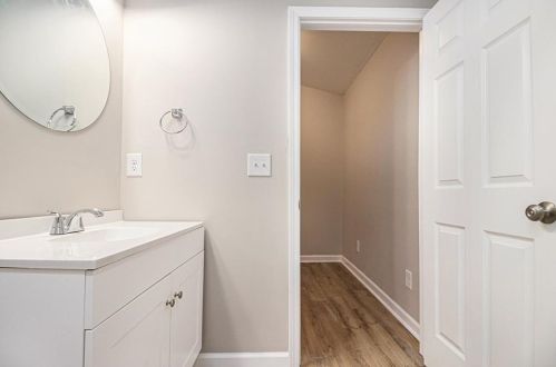 484 Fairlane Cir, Atlanta GA  30331-1508 exterior