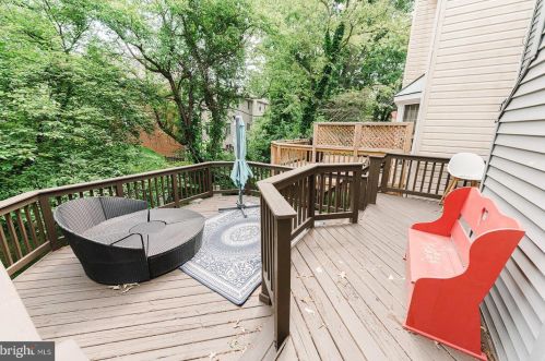 5703 Oakshore Ct, Springfield VA  22015-2250 exterior