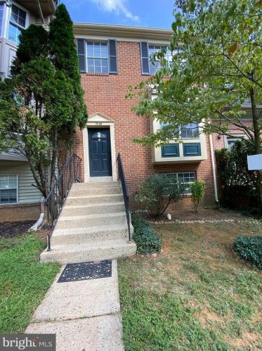 7045 Solomon Seal Ct, Springfield, VA 22152-3153