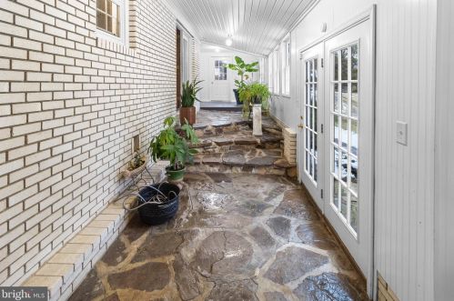 48 Calvin Unger Ln, Berkeley Springs WV 25411-5181 exterior