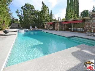 4510 El Caballero Dr, Los Angeles CA  91356-5109 exterior