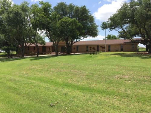 13452 Us Highway 281, Windthorst, TX 76389-4107