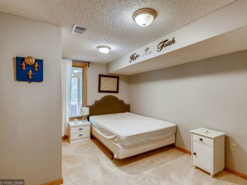 2265 James Ct, Saint Paul MN  55122-2317 exterior