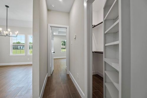 614 Longhorn Trl, Angleton TX 77515-9623 exterior