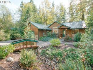 21488 Hideaway Ln, Rhododendron, OR 97049-9777