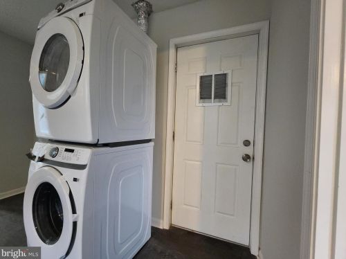 7109 Lamar Dr, Springfield VA  22150-3127 exterior