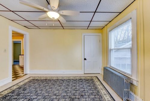 4 Jefferson St, Fredon, NJ 07860-2005