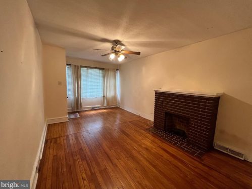 104 Clinton Ave, Camden, NJ 08107-1303