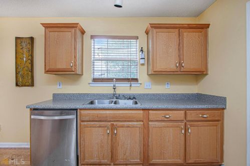 5838 Waggoner Ct, Rex GA 30273-5201 exterior