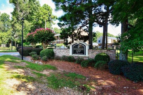 3301 Henderson Mill Rd, Atlanta GA  30341-6037 exterior