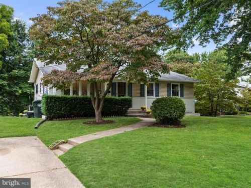7708 Arlen St, Annandale, VA 22003-5404