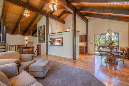 10132 Jeffery Pine Rd, Truckee CA  96161-8104 exterior