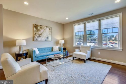 642 Ellsworth Dr, Silver Spring MD 20910-4301 exterior